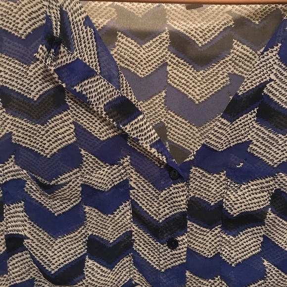 Geometric Sheer Blouse - Picture 4 of 5